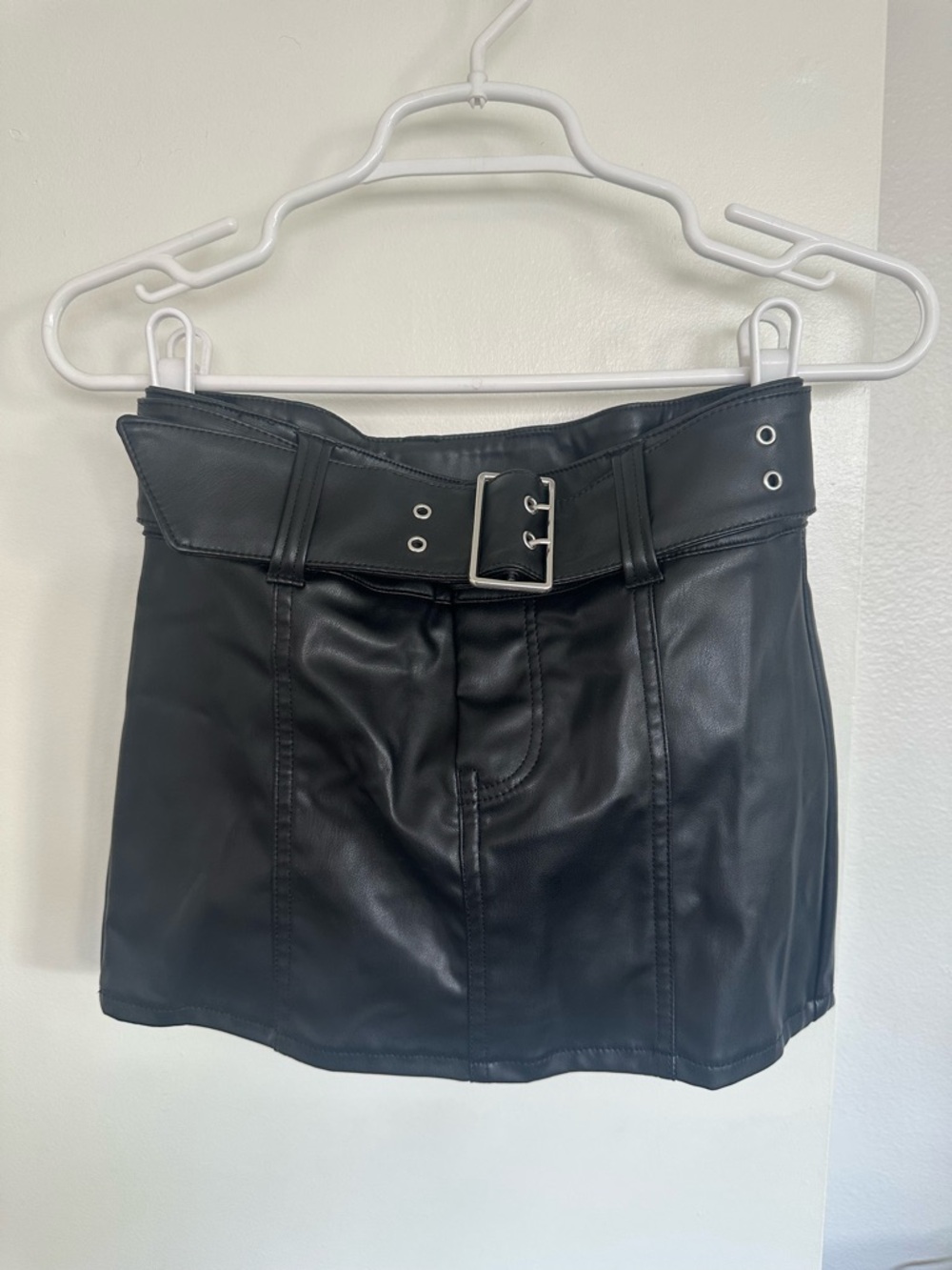 H&M Black Faux Leather Mini Skirt with Buckle - 0